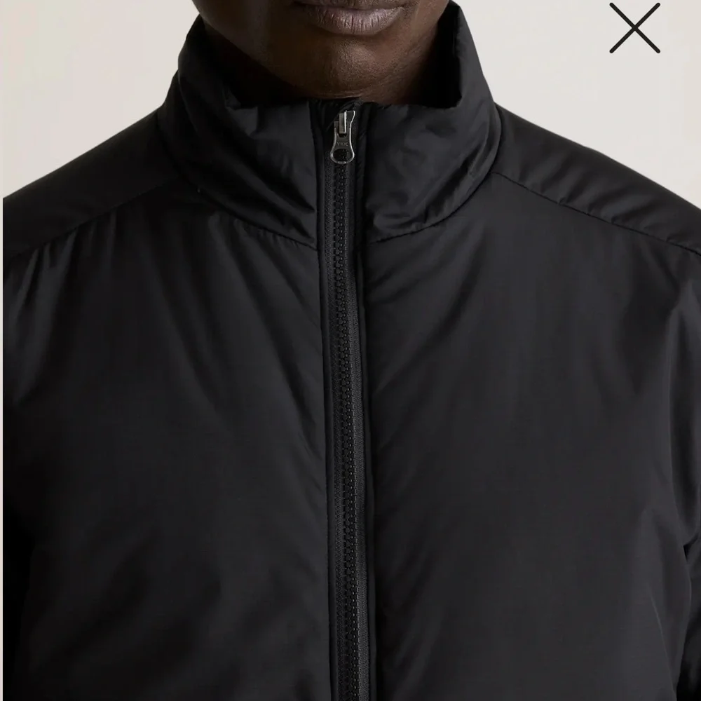 Quince Black Windbreaker Jacket with High Collar and Matte Finish - Picture 3 of 7